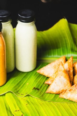 Samoosa and sauces